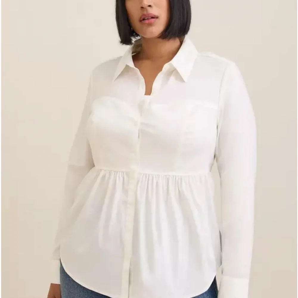 TORRID WHITE POPLIN BUTTON FRONT W/CORSET SIZE 3X NWT - Picture 1 of 5
